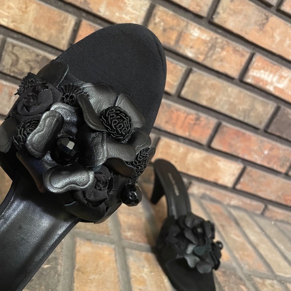 Ramon Tenza* Black Satin* and Leather *flower embellished *cone heel *size 9.5 - Picture 3 of 6